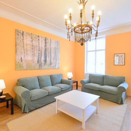 Spacious And Comfy With 3 Bedrooms Wina Bagian luar foto