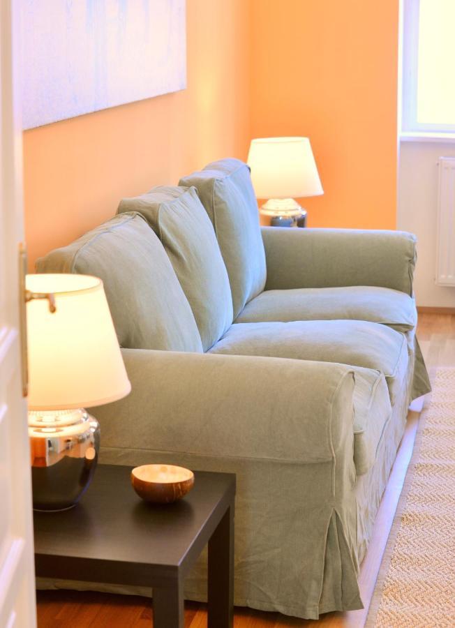 Spacious And Comfy With 3 Bedrooms Wina Bagian luar foto