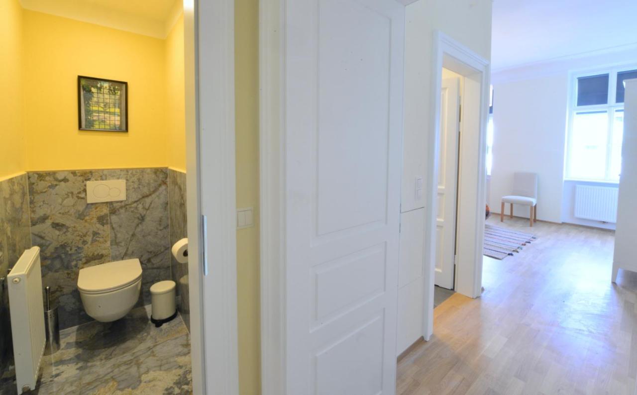 Spacious And Comfy With 3 Bedrooms Wina Bagian luar foto