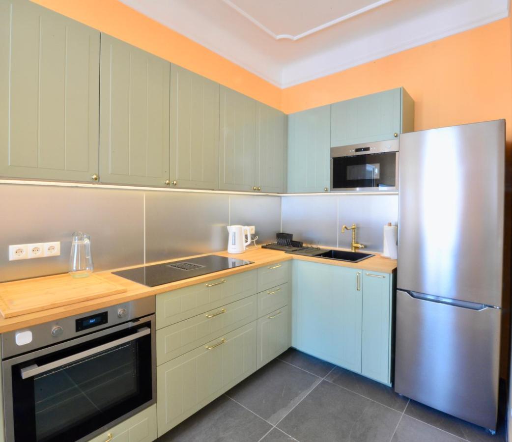 Spacious And Comfy With 3 Bedrooms Wina Bagian luar foto