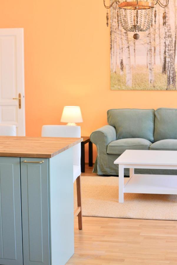 Spacious And Comfy With 3 Bedrooms Wina Bagian luar foto