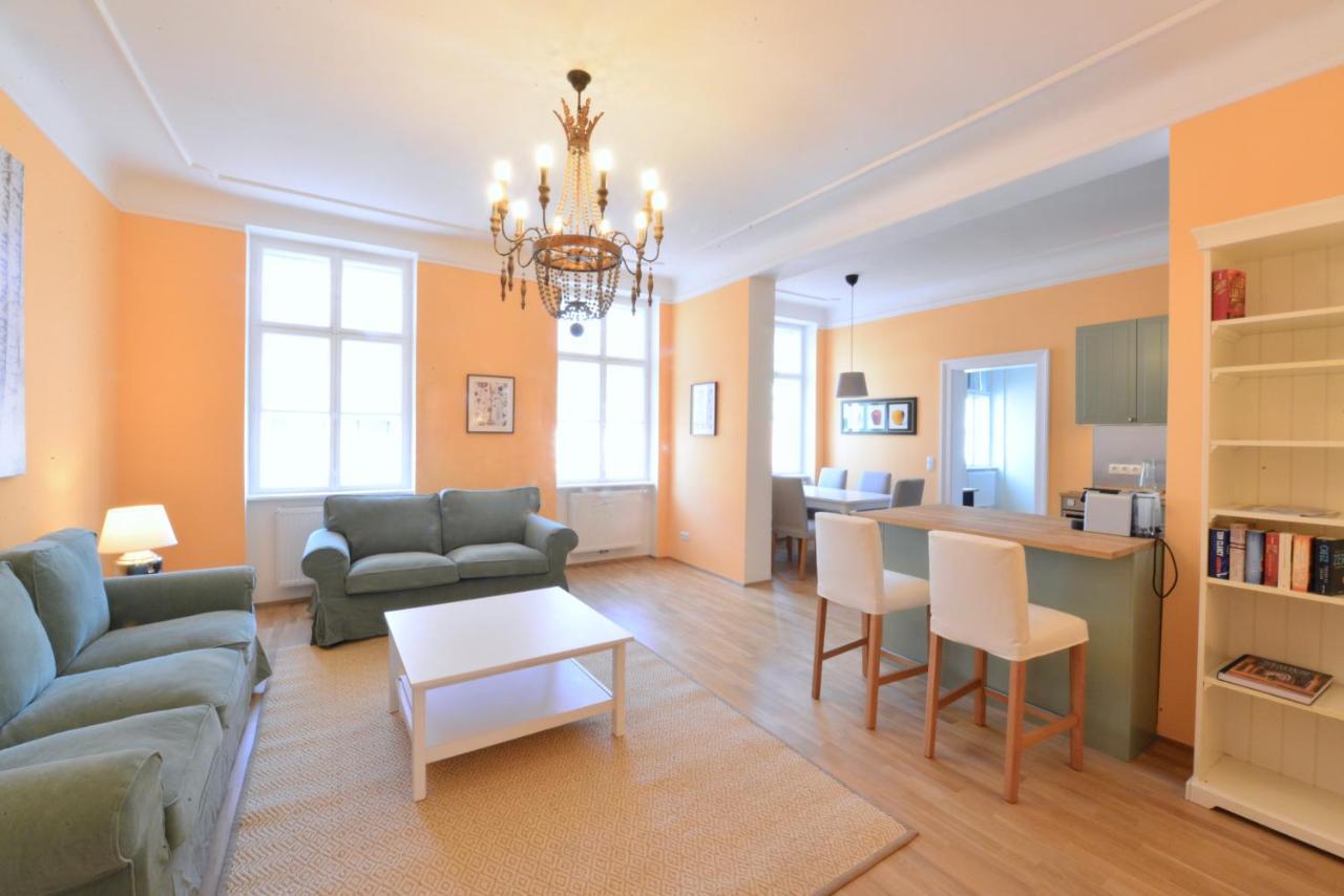 Spacious And Comfy With 3 Bedrooms Wina Bagian luar foto